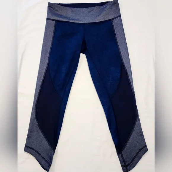 LULULEMON *Special Edition* Wunder Under Crop - Blue/Black/White - Size 4 - Picture 2 of 13